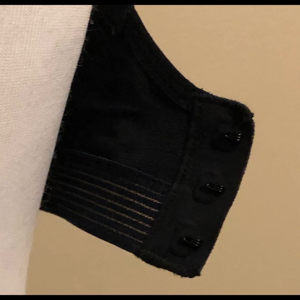 Lululemon”TA TA Tamer”Black Sports Bra,Size-34C,GUC - Picture 11 of 13